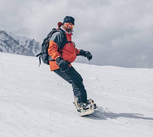 Thrilling Snowboarding: