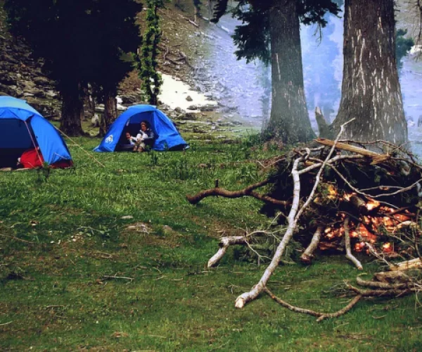 Camping in Aru Valley