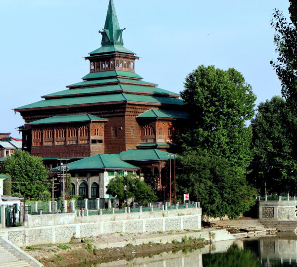 Khanqah of Shah Hamdan wooden structure showcasing Kashmiri Islamic architecture in Srinagar