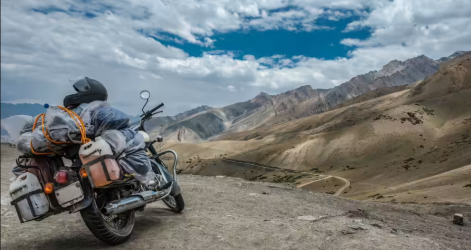 Kashmir to Kanyakumari road trip India — the iconic journey from the northernmost mountains of Kashmir to the southernmost tip of India at Kanyakumari covering 3600 km of diverse landscapes