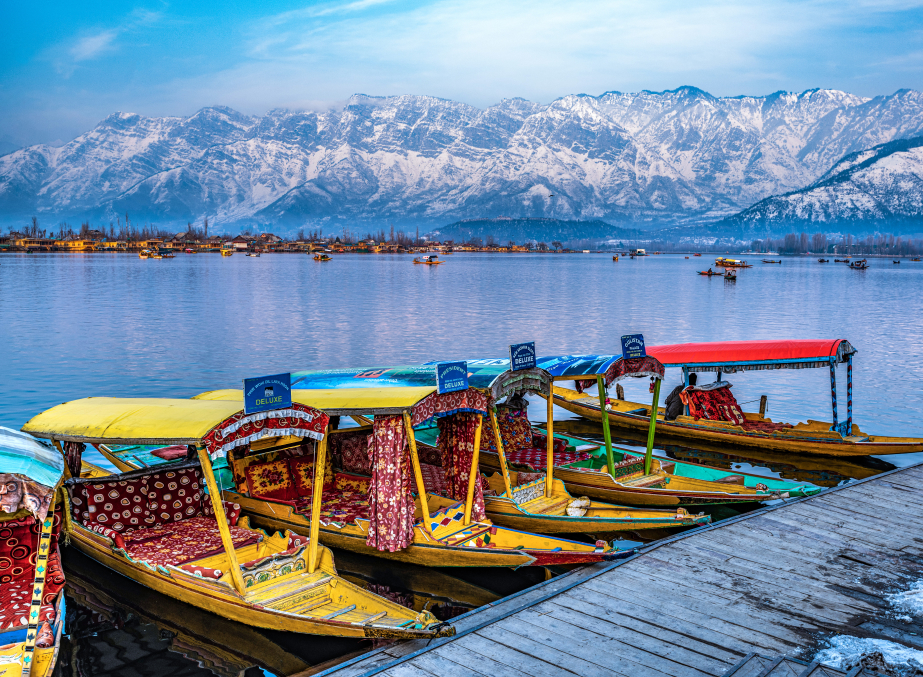 Dal Lake before dawn